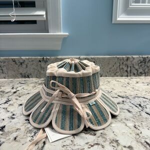 Striped Fabric Basket with Ties( don’t buy I sol on depop)